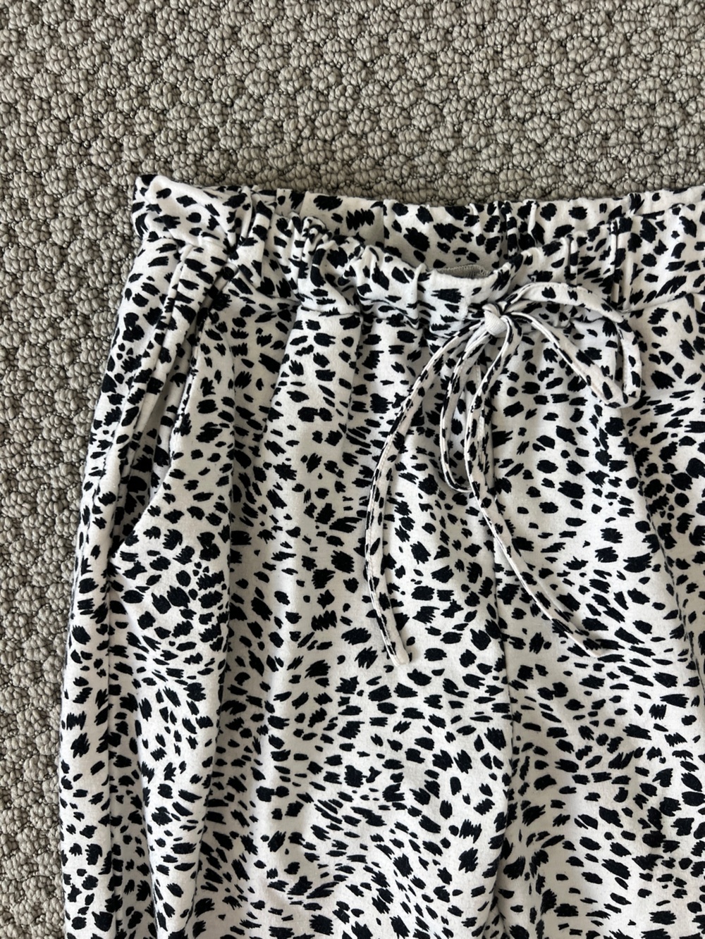 Leopard Print Black & White Spot Jogger Pants with pockets and tie size medium - Picture 3 of 5